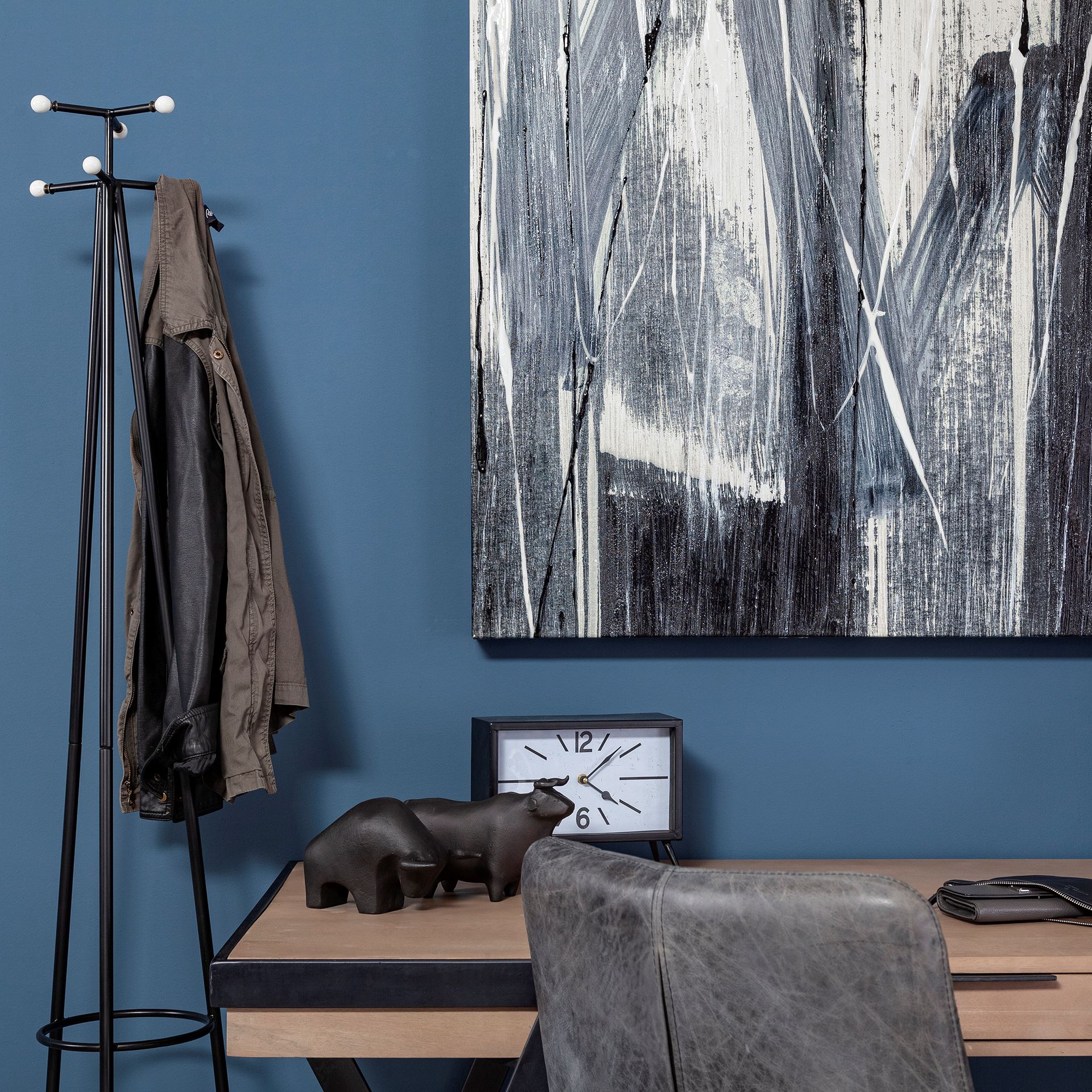 Lita Black Metal Rectangular Table Clock 3 Lita Black Metal Rectangular Table Clock - Image 3