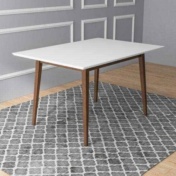 MaryDining47WHTable 4
