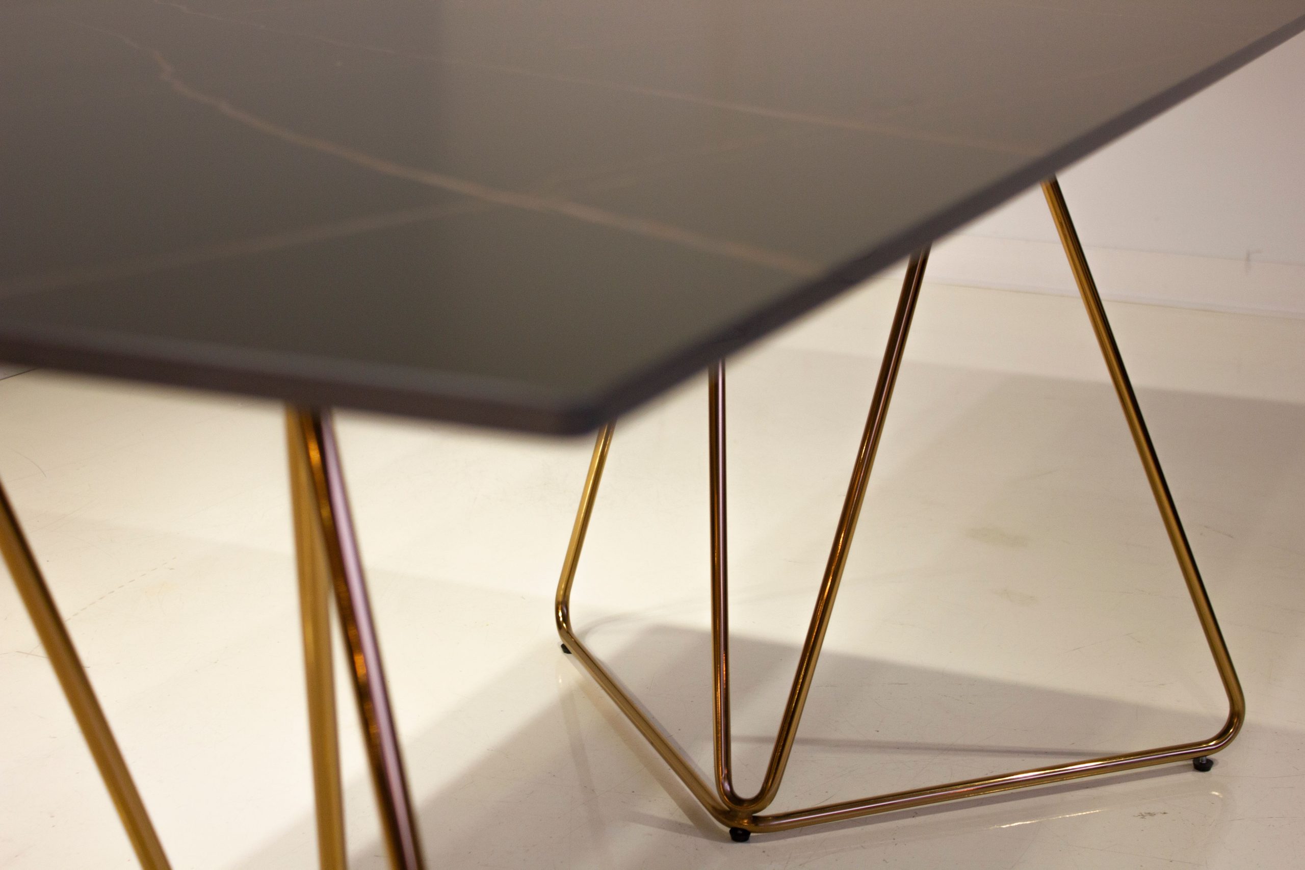 PAPILLON Dining Table Rose Gold Sintered Stone 3 PAPILLON Dining Table Rose Gold Sintered Stone - Image 3
