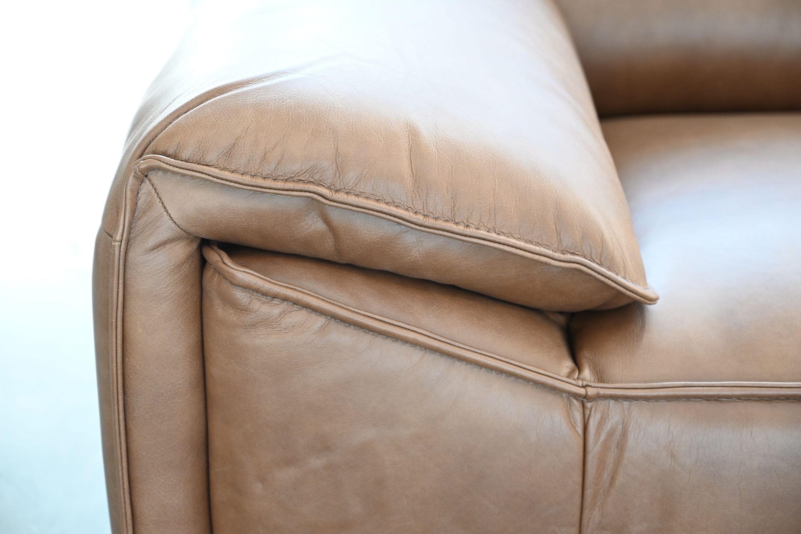 OSTA Cacao Brown Leather Sofa