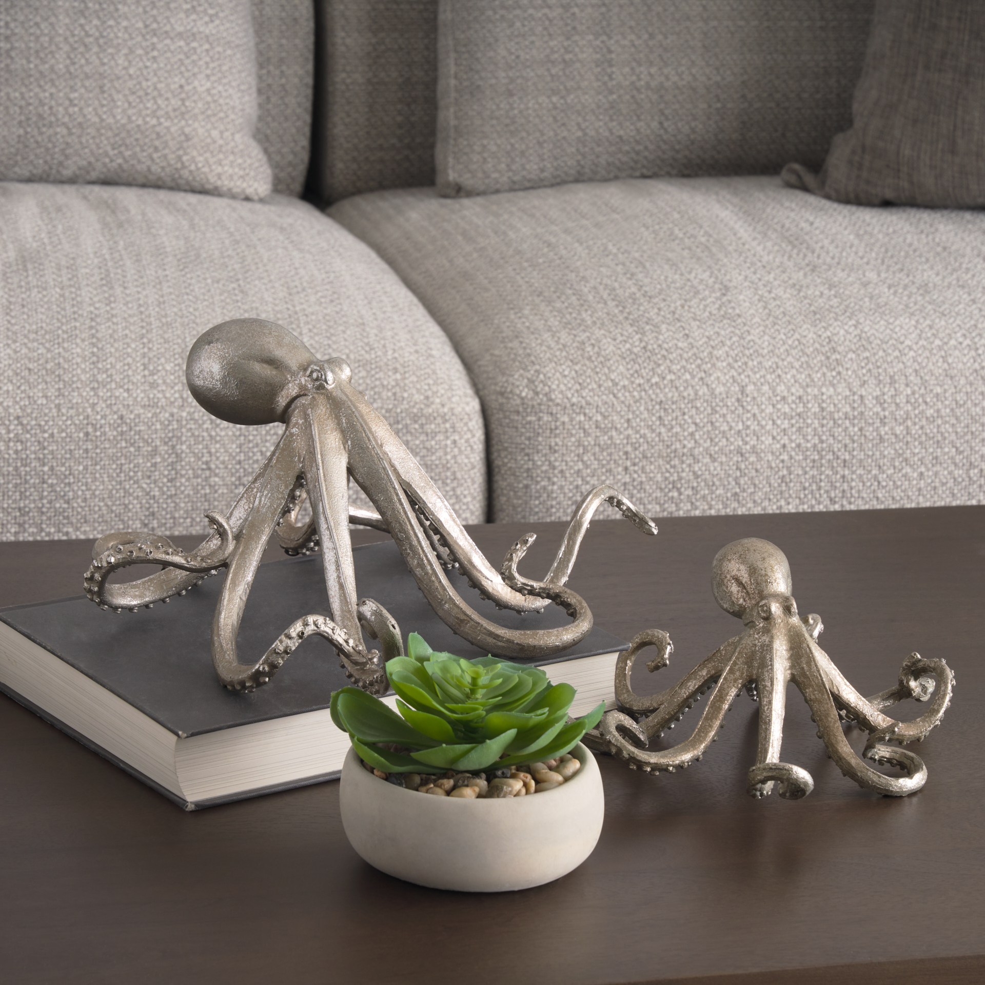 Strafford Medium 13L x 7W Silver Resin Octopus 3 Strafford Medium 13L x 7W Silver Resin Octopus - Image 3