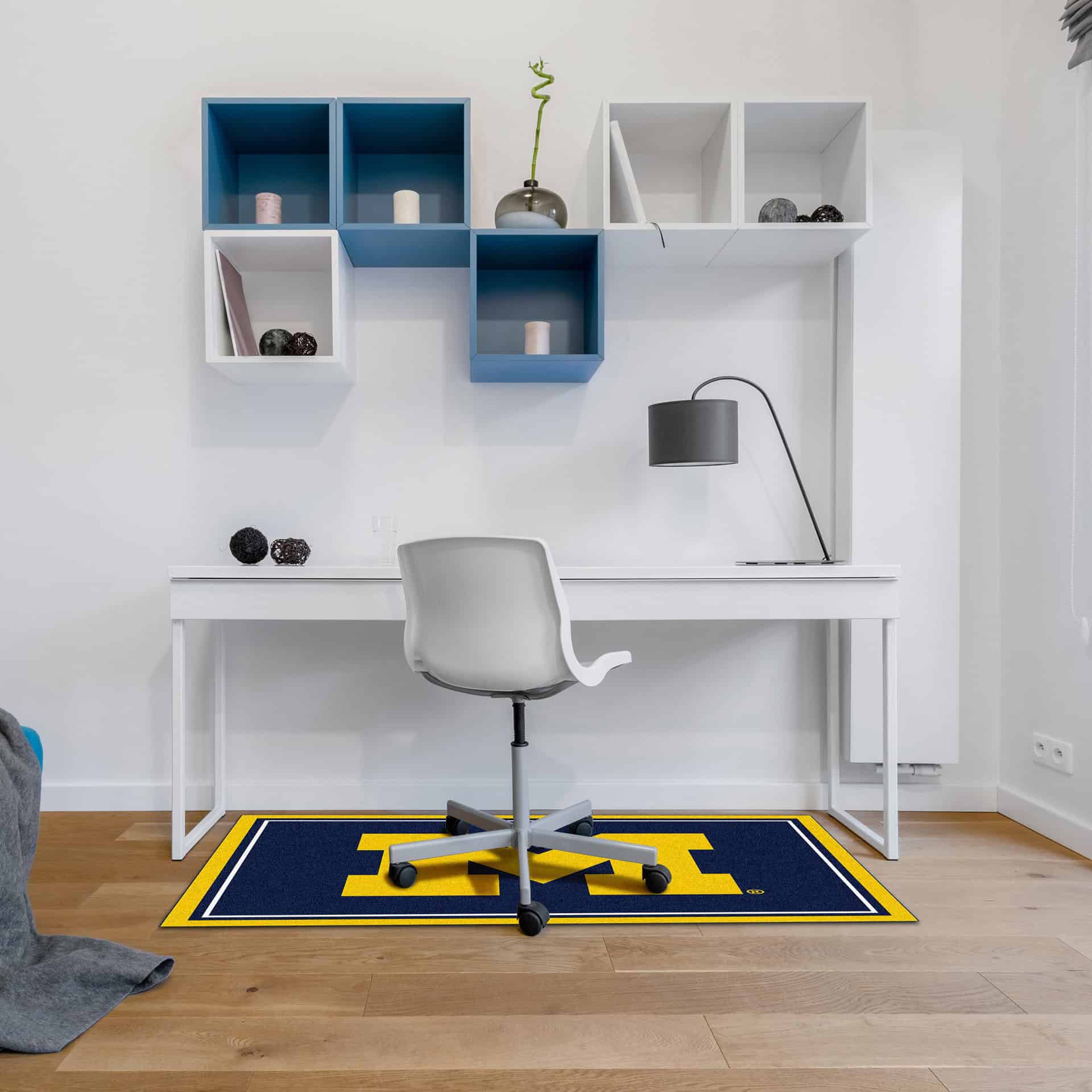University of Michigan 3x4 Area Rug 4 University of Michigan 3x4 Area Rug - Image 4