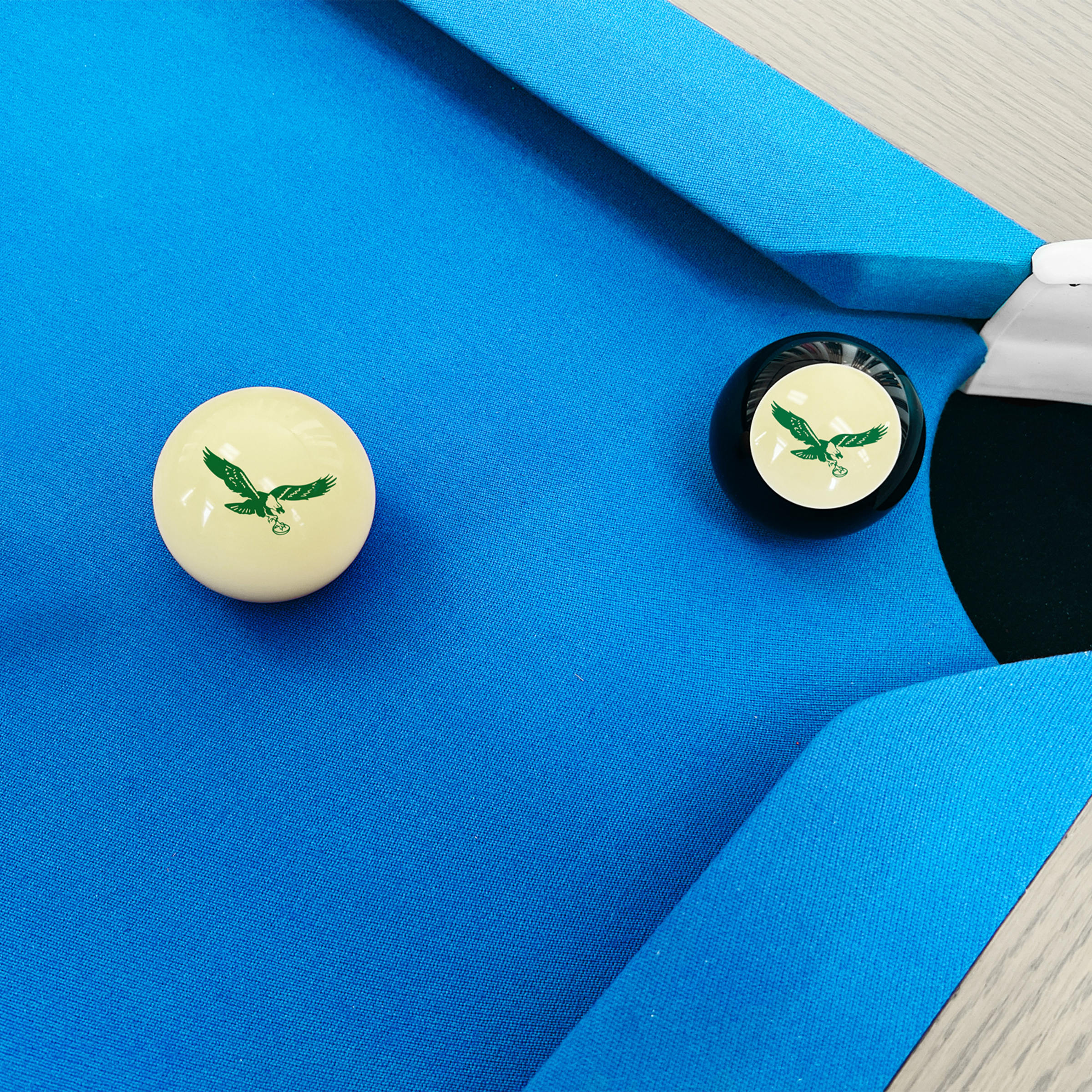 Vintage Philadelphia Eagles Logo Cue Ball and Eight Ball 2 Vintage Philadelphia Eagles Logo Cue Ball and Eight Ball - Image 2