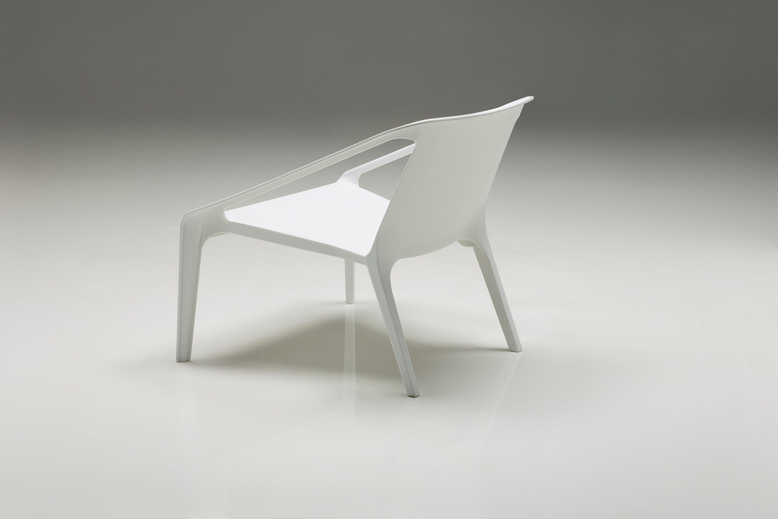 yumi white polypropylene indoor outdoor chair set