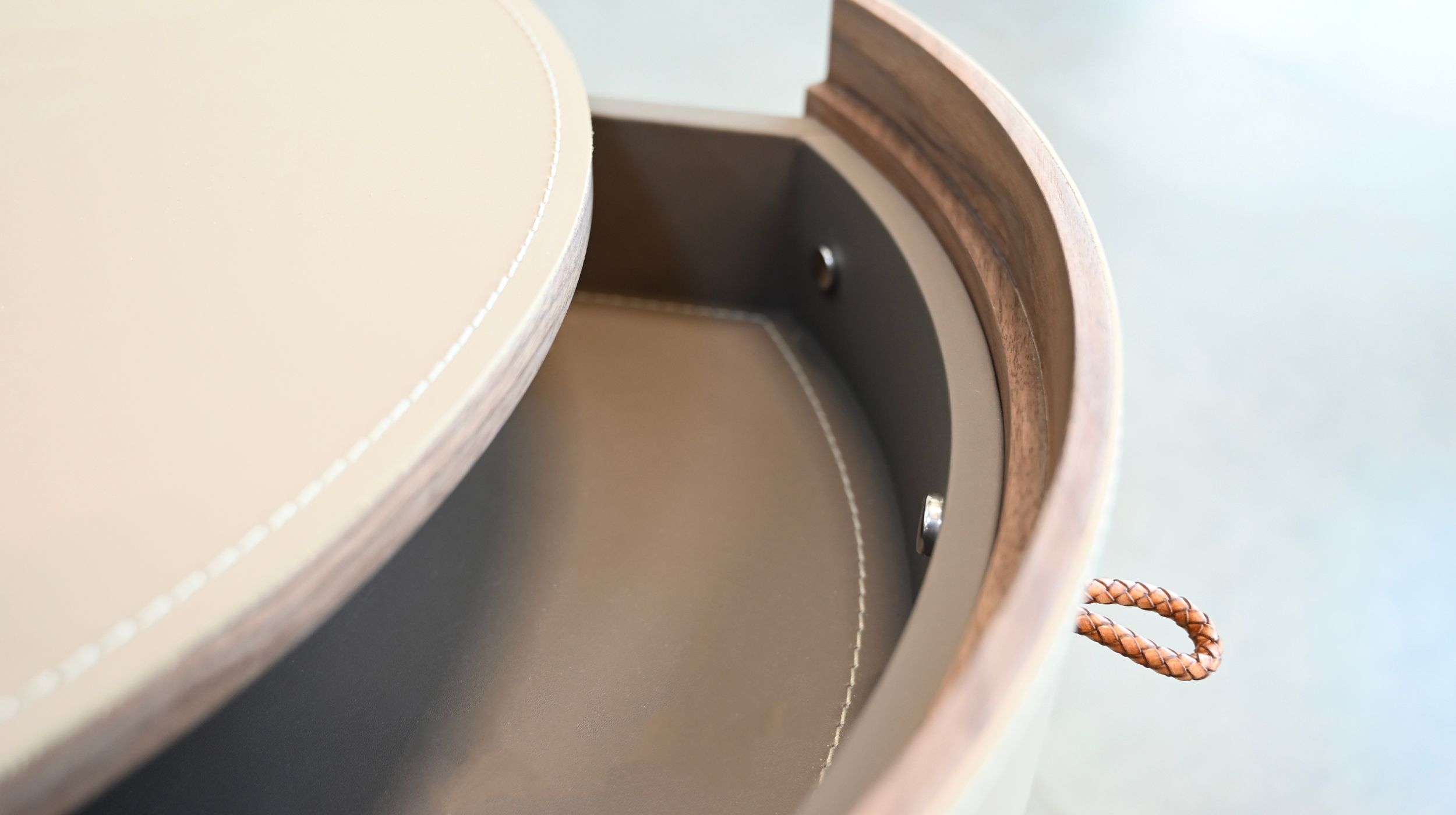 neru sand leather round 3-drawer side table